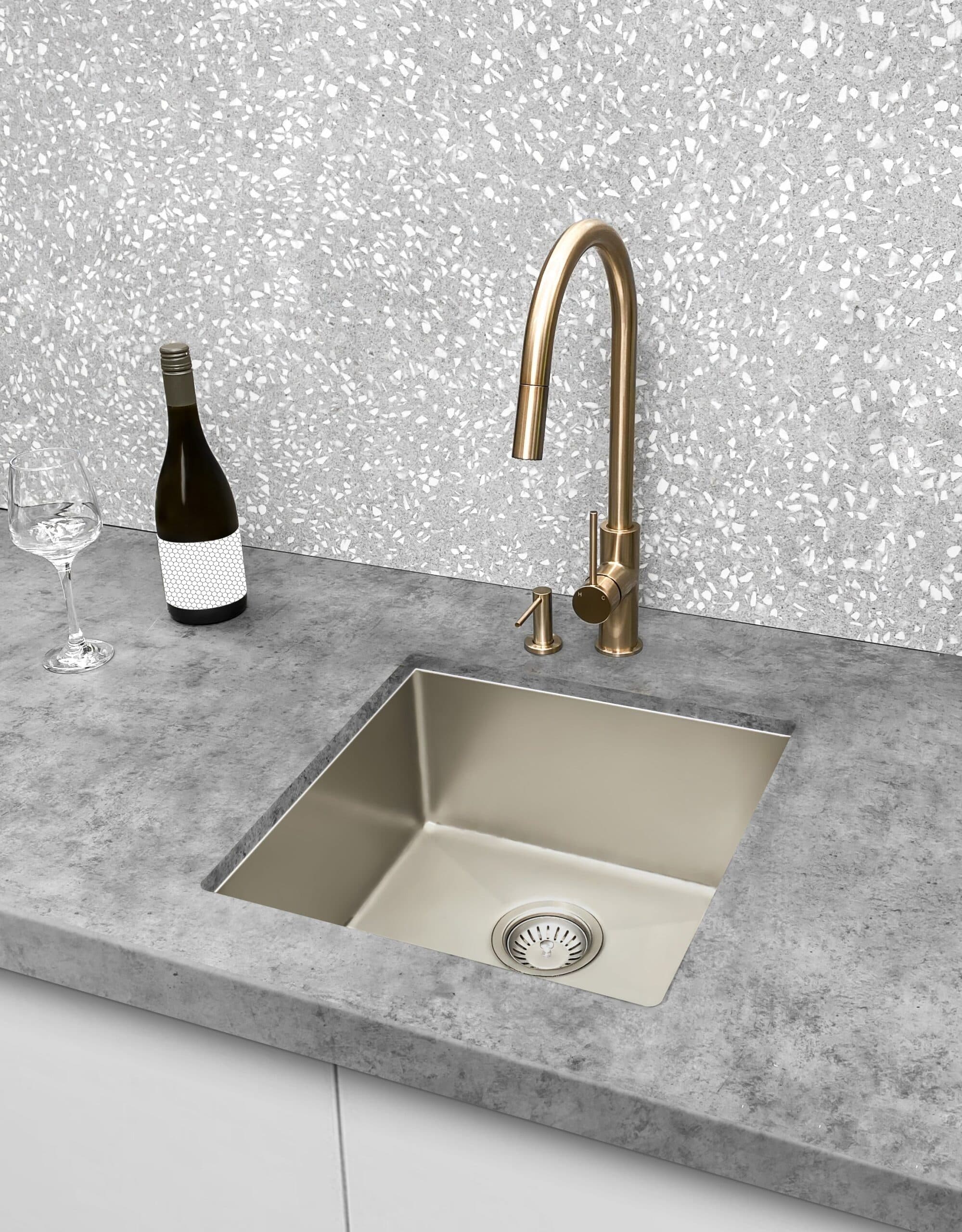 Round Piccola Pull Out Kitchen Mixer Tap - Champagne thumbnail 7