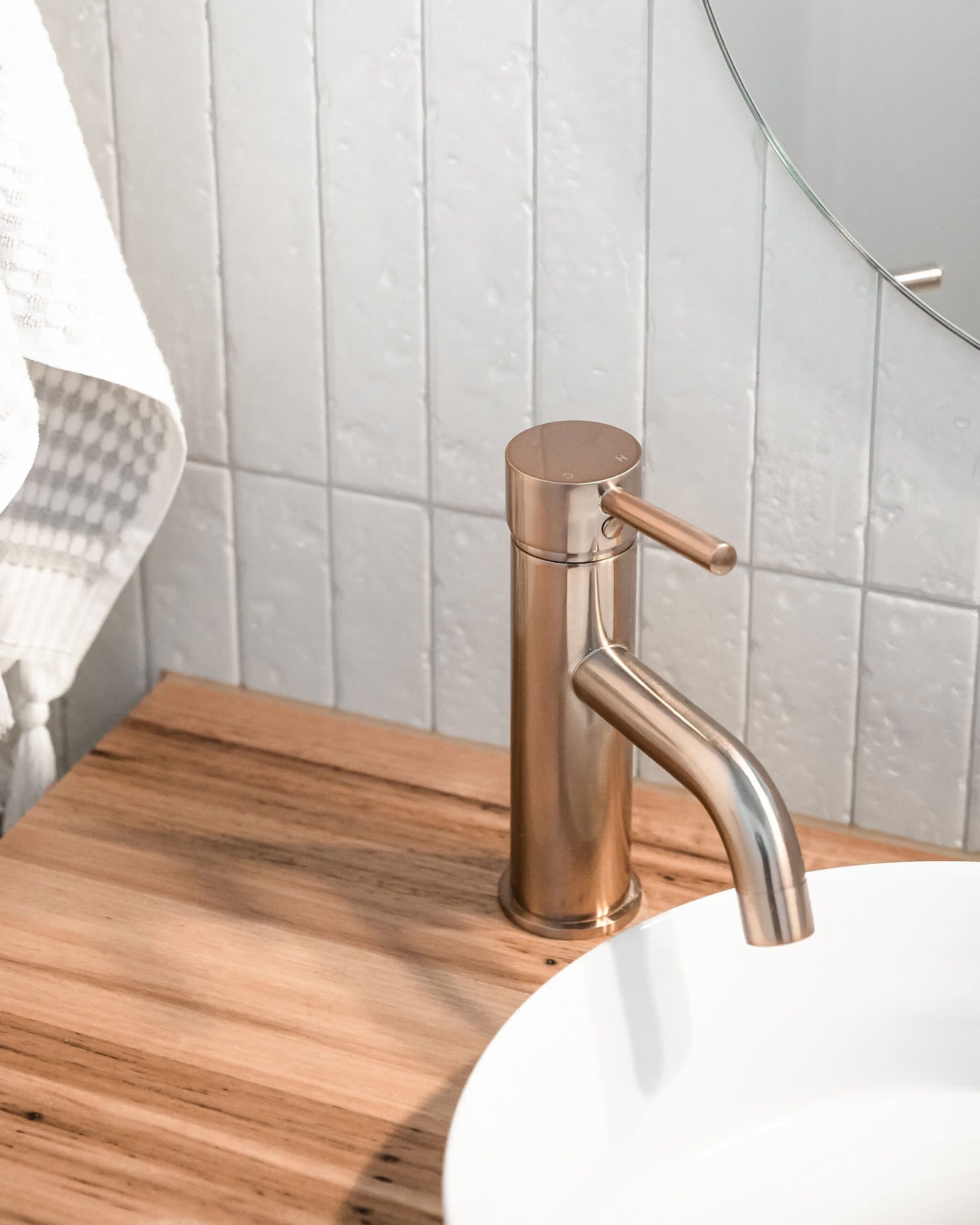 Round Basin Mixer Curved - Champagne thumbnail 5