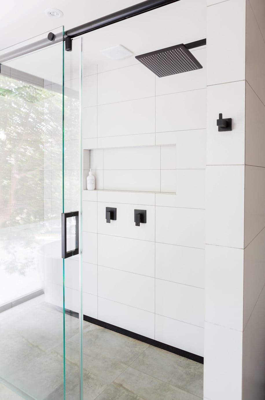 Square Wall Shower w/300mm shower rose w/400mm arm - Matte Black thumbnail 4