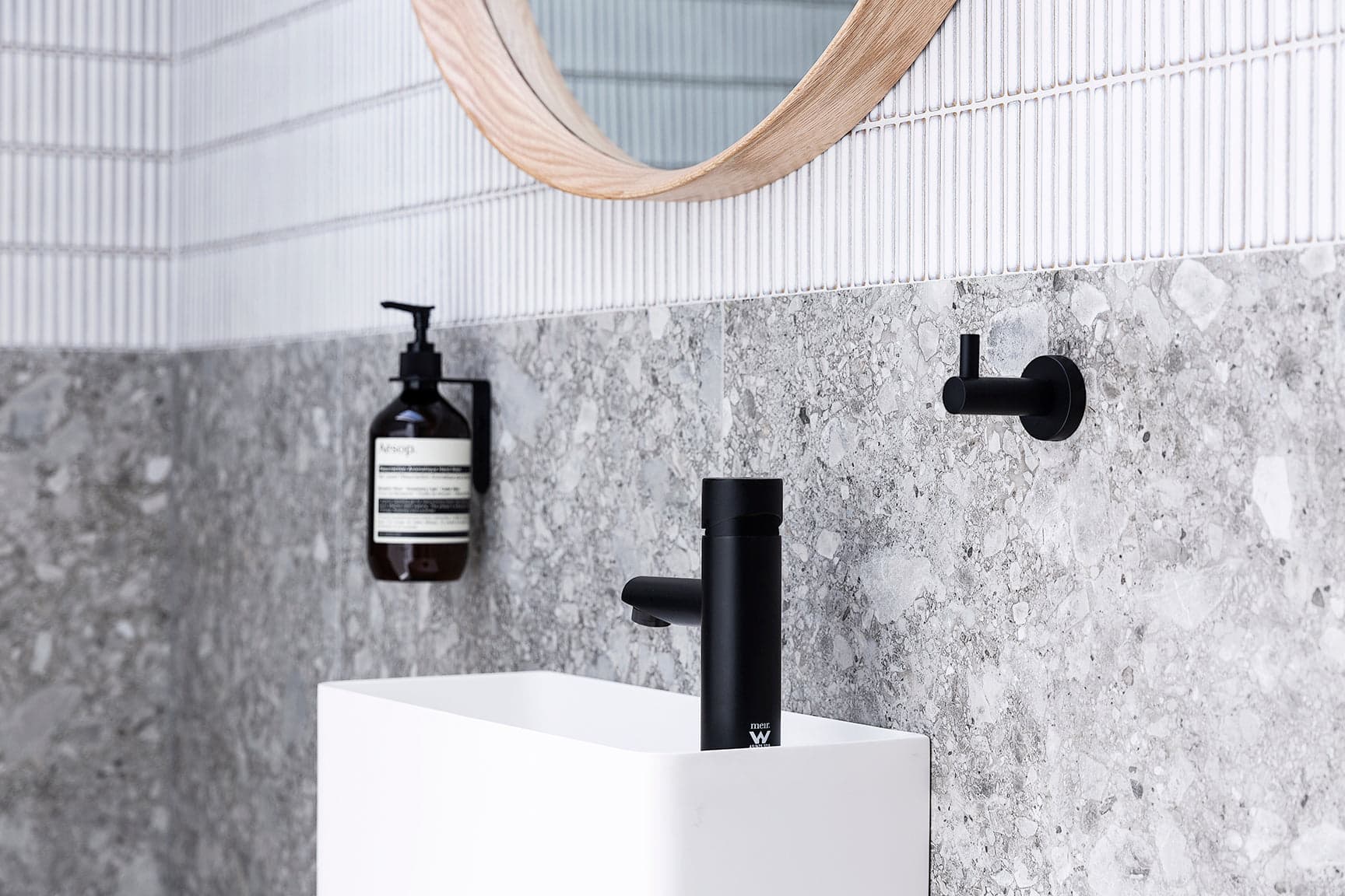 Round Pinless Basin Mixer - Matte Black thumbnail 4
