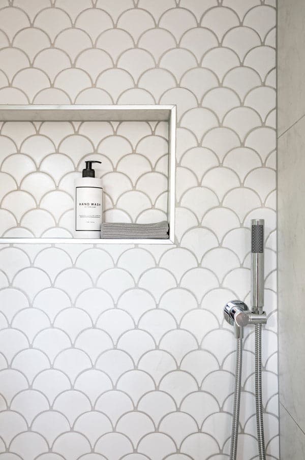 Round Shower on Swivel Bracket - Polished Chrome thumbnail 3