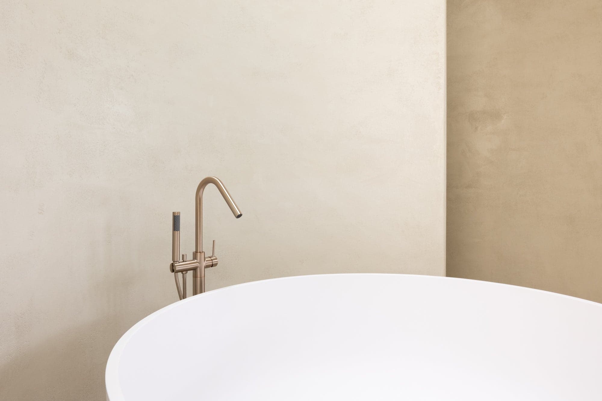 Round Freestanding Bath Spout and Hand Shower - Champagne thumbnail 5