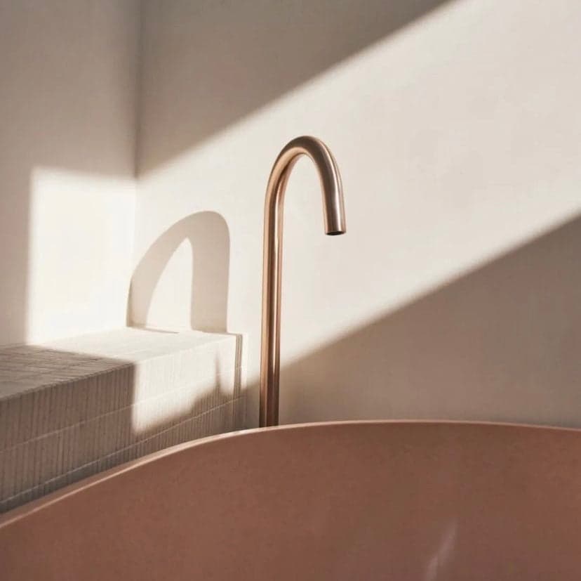 Round Freestanding Bath Spout - Champagne thumbnail 8