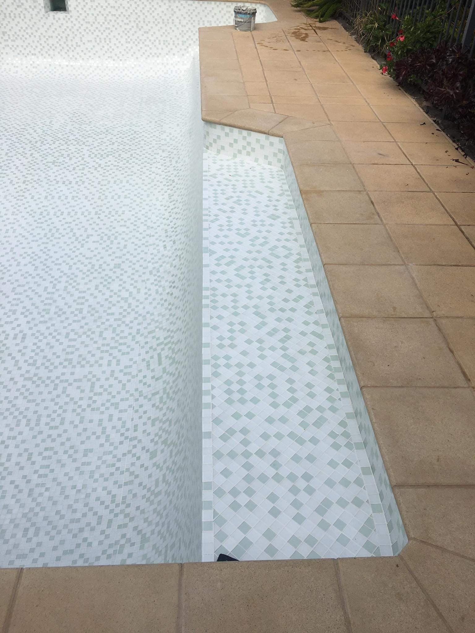 Serra Crystal Glass Mosaic 25mm x 25mm thumbnail 5