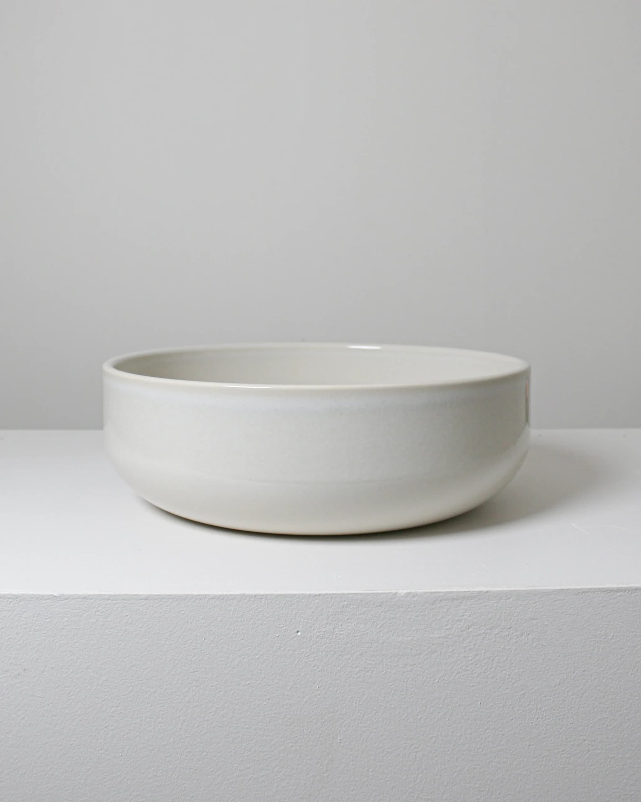 Robert Gordon Clay 300 Round Hand Basin thumbnail 1