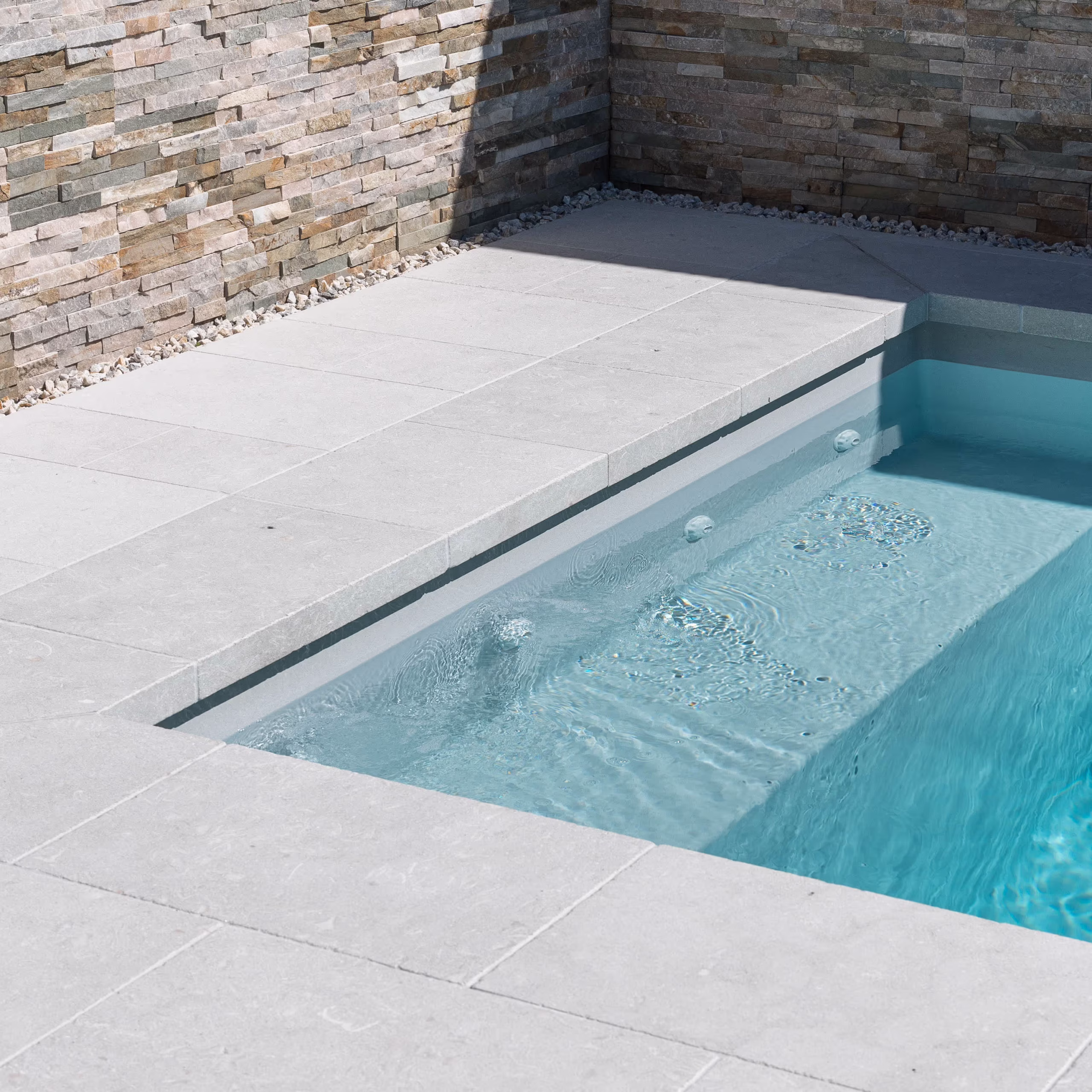 Pool Coping - Willow Limestone thumbnail 4