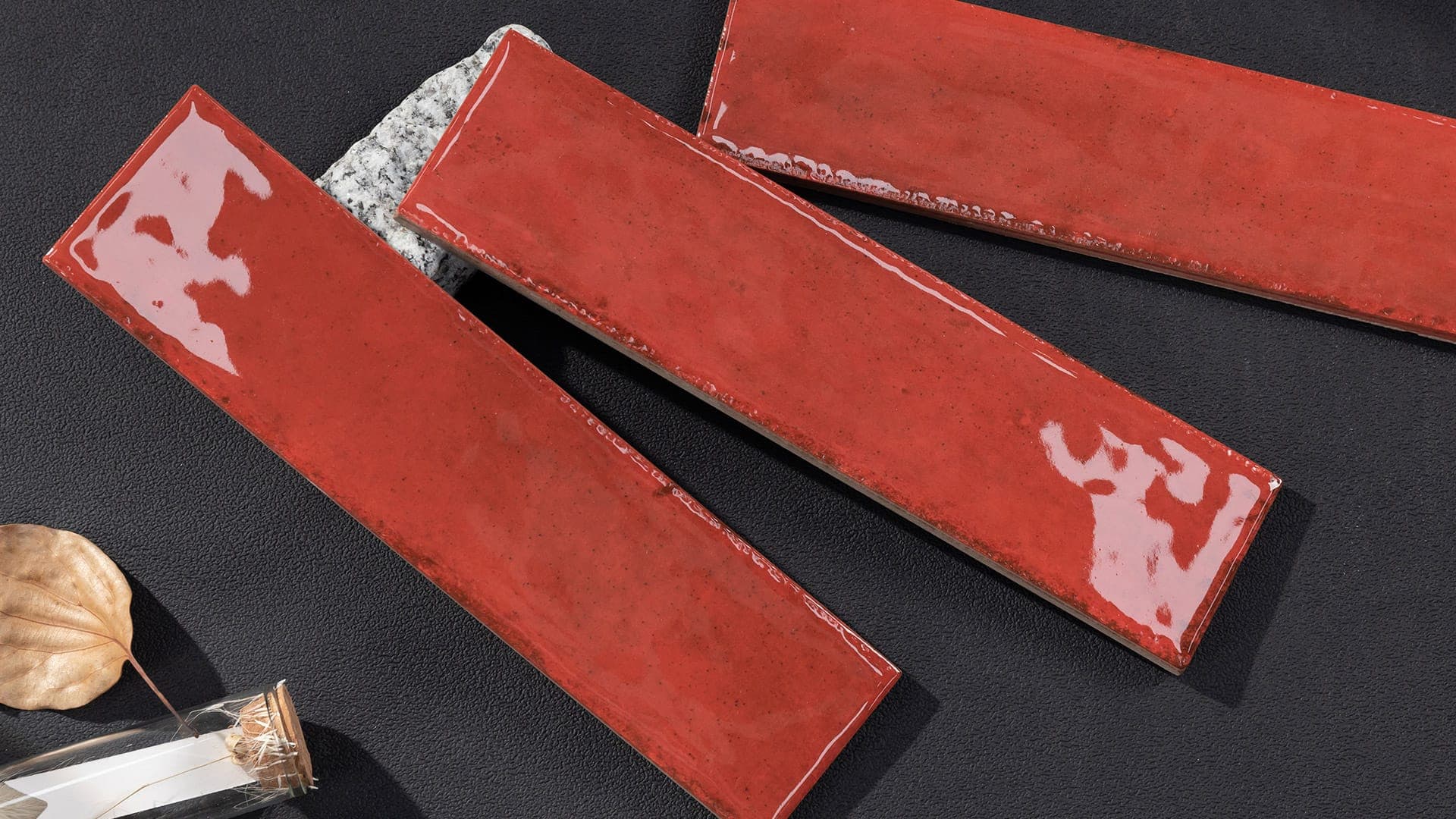 Otway Red Gloss — view 1